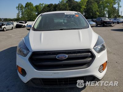 Piąte zdjęcie samochodu w środku: 2019 FORD ESCAPE S VIN:1FMCU0F72KUC45332 - miniatura