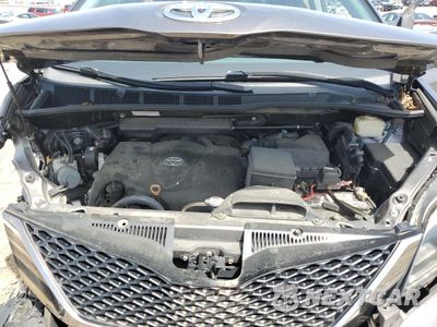 Zdjęcie 12 z 16 samochodu: 2017 TOYOTA SIENNA SE VIN:5TDXZ3DC3HS873163 - miniatura