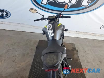 Zdjęcie 6 z 10 samochodu: 2018 YAMAHA MT07 VIN:JYARM27E4JA001734 - miniatura