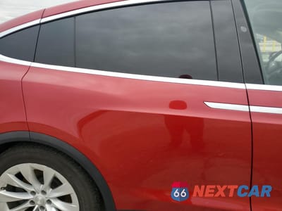 Zdjęcie 11 z 13 samochodu: 2018 TESLA MODEL X VIN:5YJXCAE21JF142026 - miniatura