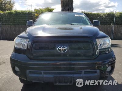 Piąte zdjęcie samochodu w środku: 2011 TOYOTA TUNDRA CREWMAX SR5 VIN:5TFDY5F1XBX186034 - miniatura