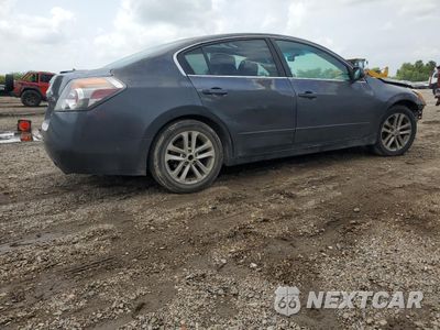 Trzecie zdjęcie samochodu z tyłu: 2010 NISSAN ALTIMA BASE VIN:1N4AL2AP8AN527118 - miniatura