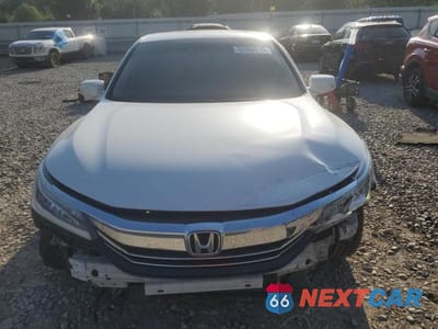 Piąte zdjęcie samochodu w środku: 2017 HONDA ACCORD TOURING VIN:1HGCR3F90HA035543 - miniatura