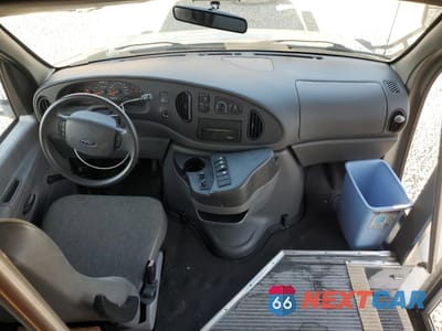 Zdjęcie 8 z 12 samochodu: 2007 FORD ECONOLINE E350 SUPER DUTY CUTAWAY VAN VIN:1FDWE35S17DB49278 - miniatura