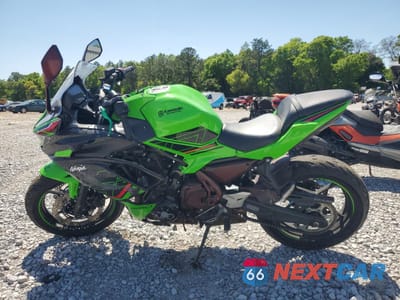 Trzecie zdjęcie samochodu z tyłu: 2023 KAWASAKI EX650 P VIN:ML5EXEP18PDA96439 - miniatura