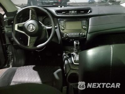 Zdjęcie 8 z 14 samochodu: 2018 NISSAN ROGUE S VIN:5N1AT2MT7JC806120 - miniatura