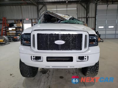 Piąte zdjęcie samochodu w środku: 2000 FORD EXCURSION XLT VIN:1FMSU41FXYED45649 - miniatura