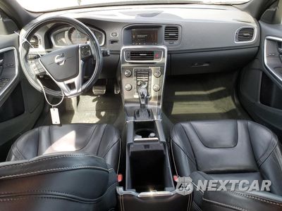 Zdjęcie 8 z 13 samochodu: 2015 VOLVO V60 R DESIGN VIN:YV1902SH9F1190853 - miniatura