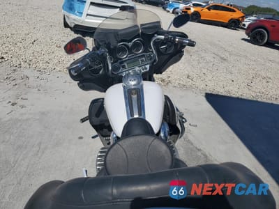 Zdjęcie 6 z 8 samochodu: 2008 HARLEY-DAVIDSON FLHTCUI VIN:1HD1FC41X8Y684574 - miniatura