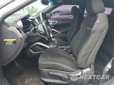 Zdjęcie 7 z 16 samochodu: 2017 HYUNDAI VELOSTER VIN:KMHTC6AD4HU318339 - miniatura