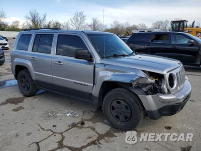 Czwarte zdjęcie samochodu z boku: 2016 JEEP PATRIOT SPORT VIN:1C4NJPBBXGD698517 - miniatura