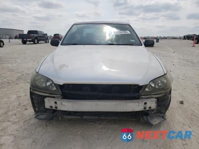 Piąte zdjęcie samochodu w środku: 2001 LEXUS IS 300 VIN:JTHBD182110030763 - miniatura