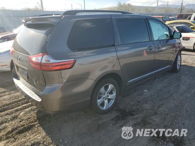 Trzecie zdjęcie samochodu z tyłu: 2017 TOYOTA SIENNA LE VIN:5TDKZ3DC1HS820732 - miniatura