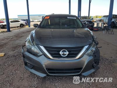 Piąte zdjęcie samochodu w środku: 2018 NISSAN ALTIMA 2.5 VIN:1N4AL3AP8JC244719 - miniatura
