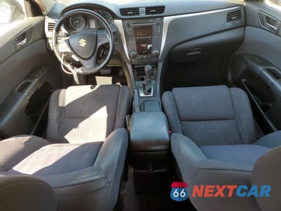 Zdjęcie 8 z 14 samochodu: 2013 SUZUKI KIZASHI SE VIN:JS2RF9A36D6100342 - miniatura