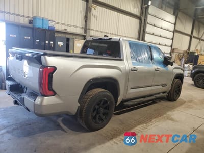 Trzecie zdjęcie samochodu z tyłu: 2023 TOYOTA TUNDRA CREWMAX PLATINUM VIN:5TFNC5DB7PX028515 - miniatura
