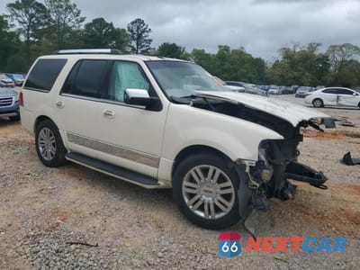 Czwarte zdjęcie samochodu z boku: 2008 LINCOLN NAVIGATOR VIN:5LMFU27528LJ19098 - miniatura