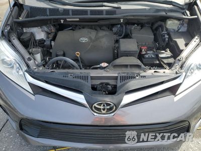 Zdjęcie 12 z 14 samochodu: 2018 TOYOTA SIENNA LE VIN:5TDKZ3DC0JS932315 - miniatura