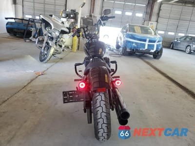 Czwarte zdjęcie samochodu z boku: 2019 HARLEY-DAVIDSON FXBB VIN:1HD1YJJ18KC020300 - miniatura