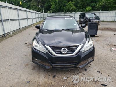 Piąte zdjęcie samochodu w środku: 2017 NISSAN ALTIMA 2.5 VIN:1N4AL3AP2HC196290 - miniatura