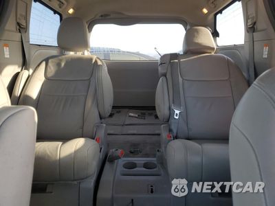 Zdjęcie 10 z 17 samochodu: 2019 TOYOTA SIENNA XLE VIN:5TDYZ3DCXKS971442 - miniatura