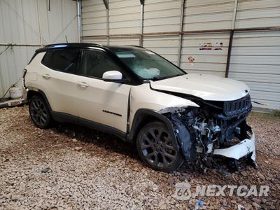 Czwarte zdjęcie samochodu z boku: 2019 JEEP COMPASS LIMITED VIN:3C4NJCCB5KT667671 - miniatura