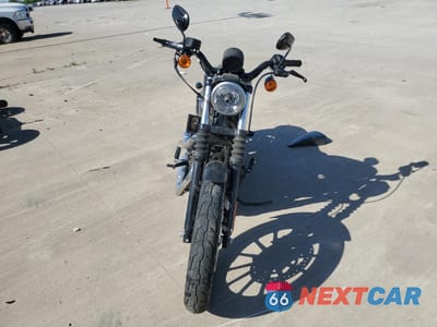 Drugie zdjęcie samochodu z przodu: 2015 HARLEY-DAVIDSON XL883 IRON 883 VIN:1HD4LE21XFC443595 - miniatura