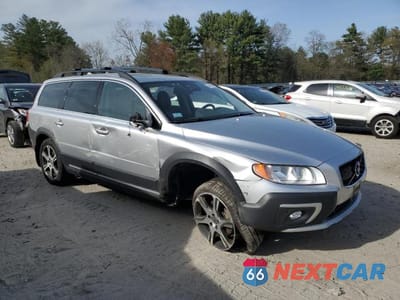 Czwarte zdjęcie samochodu z boku: 2015 VOLVO XC70 T6 PREMIER+ VIN:YV4902NC4F1192528 - miniatura
