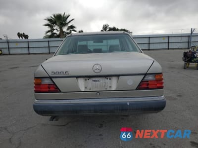 Zdjęcie 6 z 12 samochodu: 1993 MERCEDES-BENZ 300 E VIN:WDBEA32E4PB977085 - miniatura