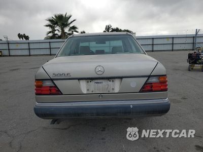 Zdjęcie 6 z 12 samochodu: 1993 MERCEDES-BENZ 300 E VIN:WDBEA32E4PB977085 - miniatura
