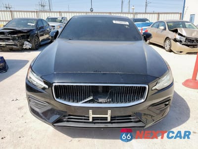 Piąte zdjęcie samochodu w środku: 2021 VOLVO S60 T5 MOMENTUM VIN:7JR102FK4MG080720 - miniatura