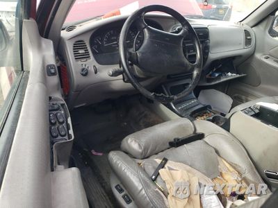 Zdjęcie 8 z 12 samochodu: 1995 FORD EXPLORER VIN:1FMDU34XXSZB91161 - miniatura