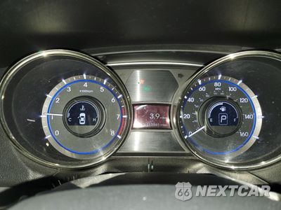 Zdjęcie 9 z 12 samochodu: 2011 HYUNDAI SONATA SE VIN:5NPEC4AC1BH283222 - miniatura