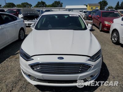 Piąte zdjęcie samochodu w środku: 2017 FORD FUSION SE HYBRID VIN:3FA6P0LUXHR408950 - miniatura