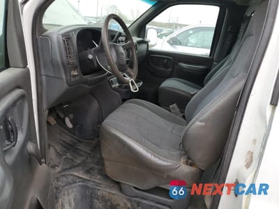 Zdjęcie 7 z 13 samochodu: 2002 CHEVROLET EXPRESS G1500 VIN:1GCEG15WX21194148 - miniatura