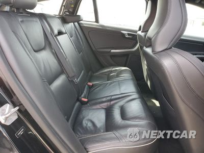 Zdjęcie 10 z 13 samochodu: 2015 VOLVO V60 R DESIGN VIN:YV1902SH9F1190853 - miniatura