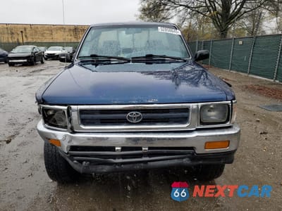 Piąte zdjęcie samochodu w środku: 1994 TOYOTA PICKUP 1/2 TON SHORT WHEELBASE DX VIN:4TARN01P9RZ199171 - miniatura