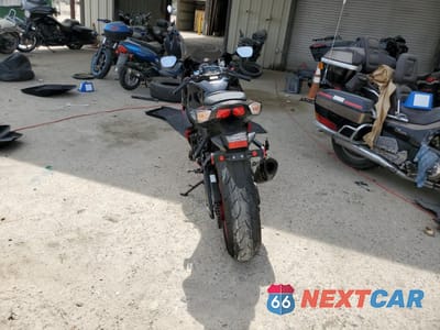 Czwarte zdjęcie samochodu z boku: 2018 SUZUKI GSX-R750 VIN:JS1GR7MA8J2101450 - miniatura