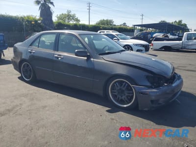 Czwarte zdjęcie samochodu z boku: 2002 LEXUS IS 300 VIN:JTHBD192X20048808 - miniatura