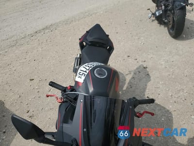 Piąte zdjęcie samochodu w środku: 2019 HONDA CBR500 RA VIN:MLHPC6251K5000187 - miniatura