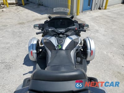 Zdjęcie 6 z 10 samochodu: 2022 CAN-AM SPYDER ROADSTER RT VIN:2BXNBDD21NV004341 - miniatura