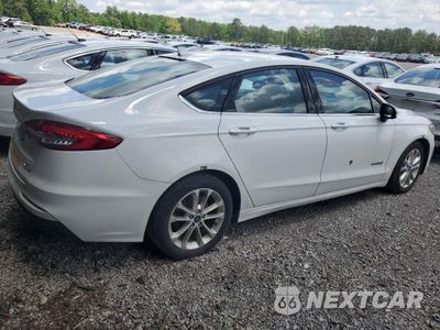 Trzecie zdjęcie samochodu z tyłu: 2019 FORD FUSION SE VIN:3FA6P0LU3KR124843 - miniatura