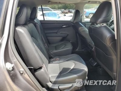 Zdjęcie 12 z 15 samochodu: 2021 TOYOTA HIGHLANDER XLE VIN:5TDGZRAH3MS537588 - miniatura