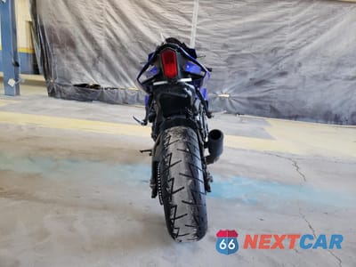 Czwarte zdjęcie samochodu z boku: 2022 YAMAHA YZFR1 VIN:JYARN66E1NA002061 - miniatura