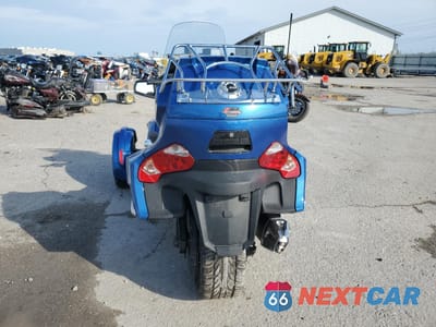 Czwarte zdjęcie samochodu z boku: 2019 CAN-AM SPYDER ROADSTER RT VIN:2BXNBDD26KV002676 - miniatura
