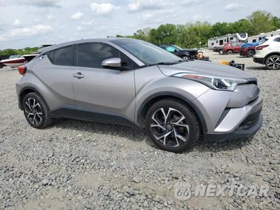 Czwarte zdjęcie samochodu z boku: 2019 TOYOTA C-HR XLE VIN:NMTKHMBX2KR101395 - miniatura