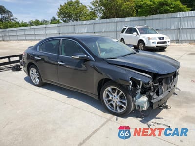 Czwarte zdjęcie samochodu z boku: 2011 NISSAN MAXIMA S VIN:1N4AA5APXBC829806 - miniatura