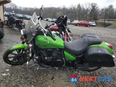 Trzecie zdjęcie samochodu z tyłu: 2014 KAWASAKI VN900 C VIN:JKAVN2C13EA057117 - miniatura