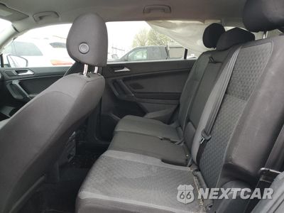 Zdjęcie 11 z 16 samochodu: 2018 VOLKSWAGEN TIGUAN S VIN:3VV1B7AXXJM056479 - miniatura