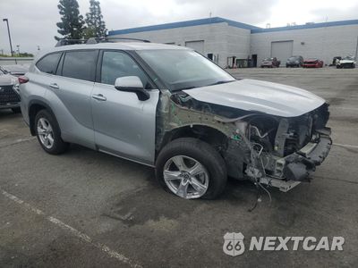 Czwarte zdjęcie samochodu z boku: 2022 TOYOTA HIGHLANDER L VIN:5TDZZRAH0NS094133 - miniatura
